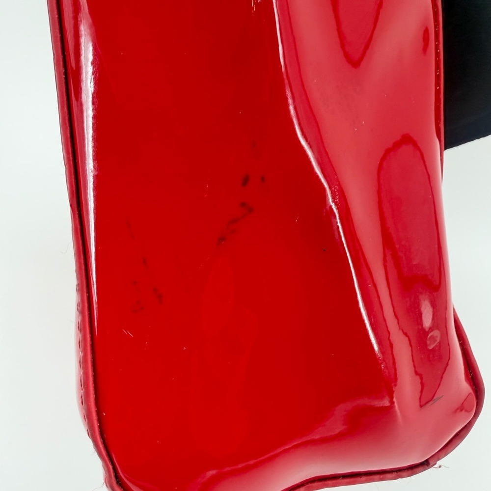 Signature Red Patent Leather Honeycomb Chain Shoulder Bag Turn Lock - Picture 10 of 12